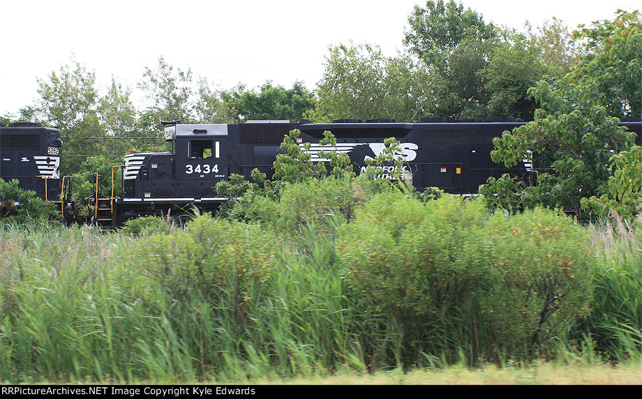 NS SD40-2 #3434 on WPOI-16